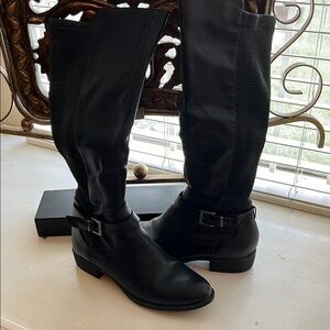 Black Women's Knee-High Boots